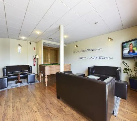 Kyriad Dunkerque Sud - 2*