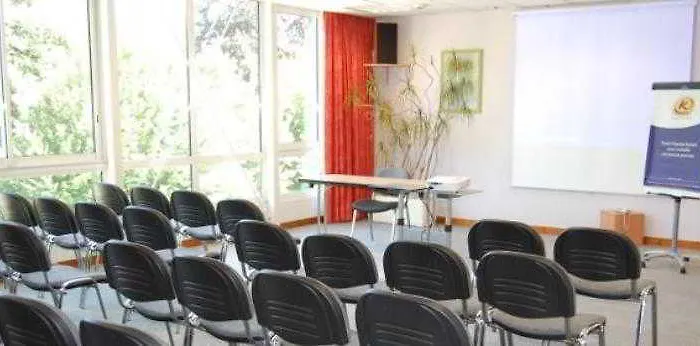 Kyriad Dunkerque Sud - 2*